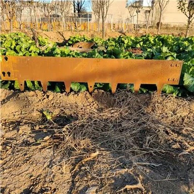 녹슨 장식 잔디 테두리