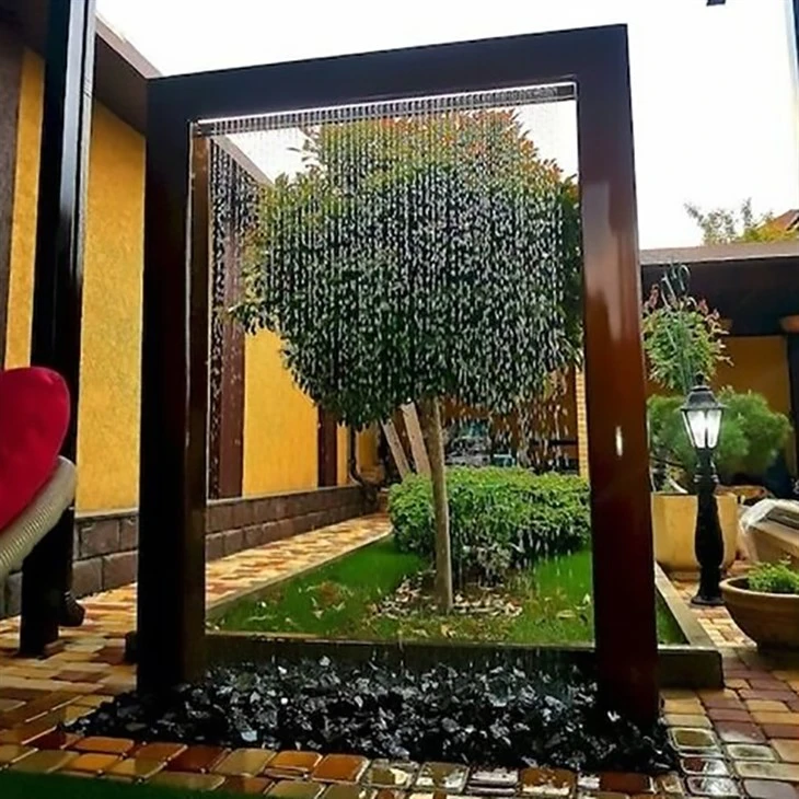 눈길을 끄는 Corten Steel Water Feature
